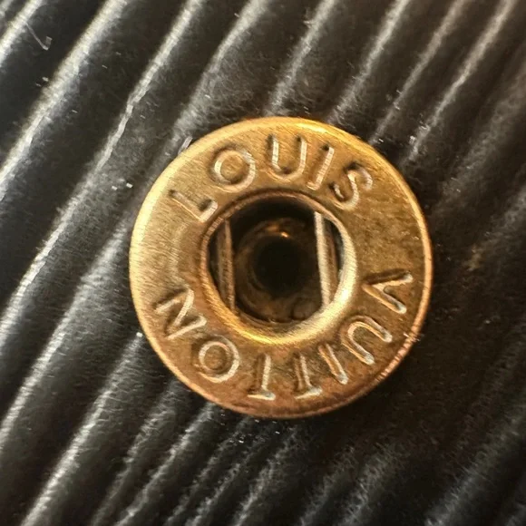 Louis Vuitton Black Epi Leather Wallet - Near Flawless - Picture 16 of 16